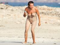 Ahi van otras fotitos nudistas, chicas mandarme algunas vosotras, besos. 3