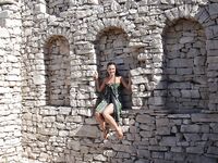 Somewhere Between Curiosity and Confidence 3