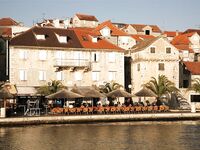 Somewhere Between Curiosity and Confidence 4